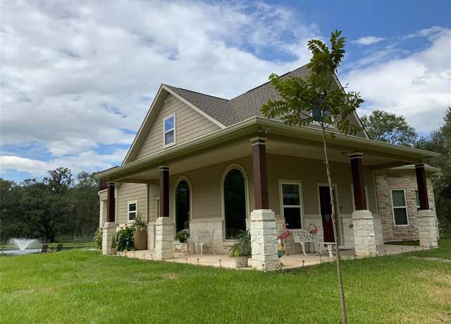 Property at 20820 Forest Rd, Damon, TX 77430, 4 beds, 3 baths