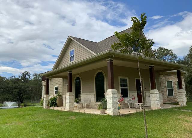 Property at 20820 Forest Rd, Damon, TX 77430, 4 beds, 3 baths