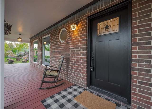 Property at 17926 Country Place Dr, Conroe, TX 77302, 4 beds, 2.5 baths