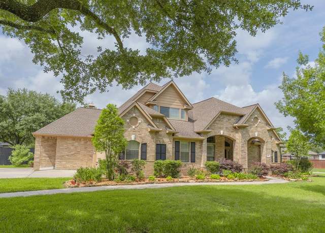Property at 13232 Autumn Ash Dr, Conroe, TX 77302, 4 beds, 4.5 baths