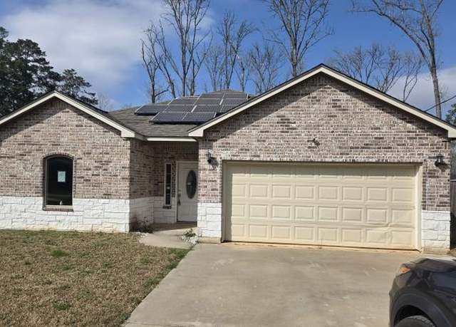 Property at 10401 Royal Cullum Dr, Conroe, TX 77303, 3 beds, 2 baths