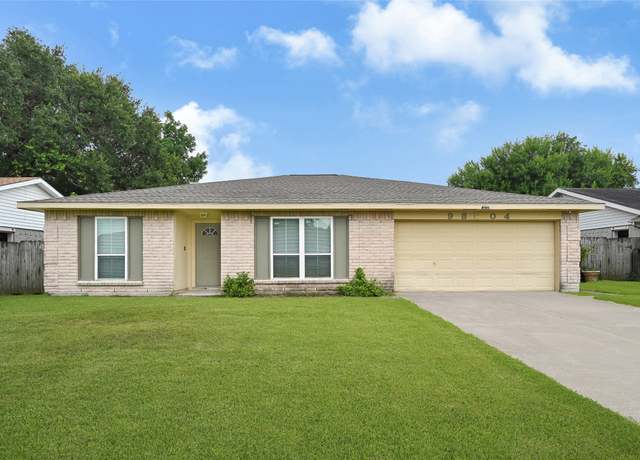 Property at 9804 Thrush St, Houston, TX 77571, 3 beds, 2 baths