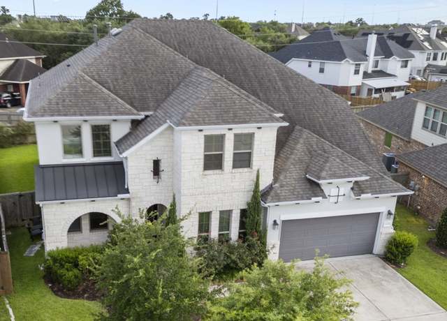 Property at 6126 Garden Lakes Ln, Sugar Land, TX 77479, 5 beds, 4.5 baths