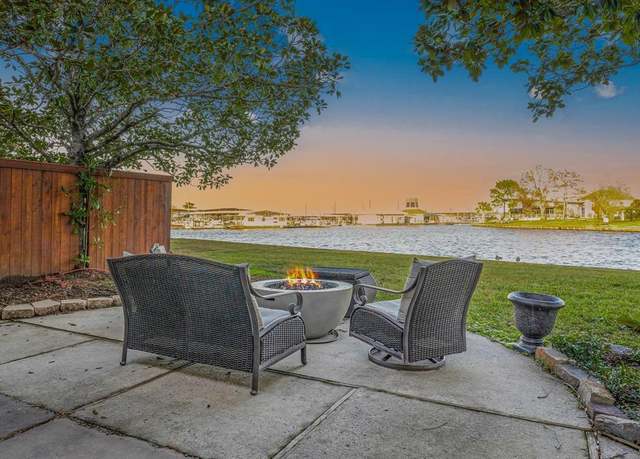 Property at 3942 Knollcrest Dr, Montgomery, TX 77356, 3 beds, 2 baths