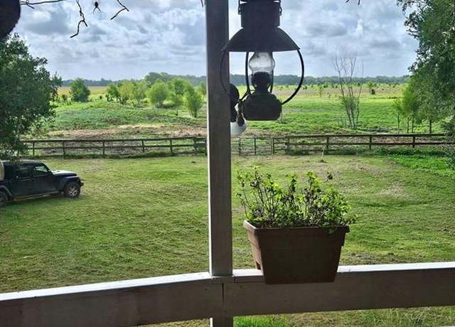 Property at 3296 S Fm 331 Rd, Sealy, TX 77474, 4 beds, 2.5 baths