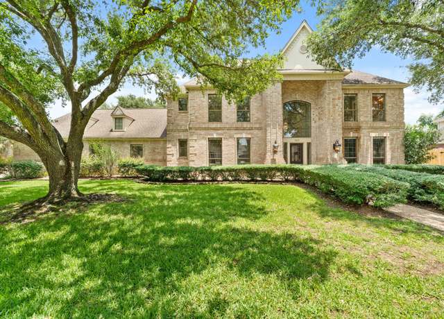 Property at 907 Oak Parkway Dr, Houston, TX 77077, 5 beds, 3.5 baths