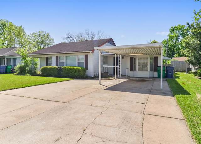 Property at 1220 San Felipe St, Angleton, TX 77515, 2 beds, 1 bath