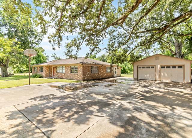 Property at 2417 County Road 349, Brazoria, TX 77422, 4 beds, 1.5 baths