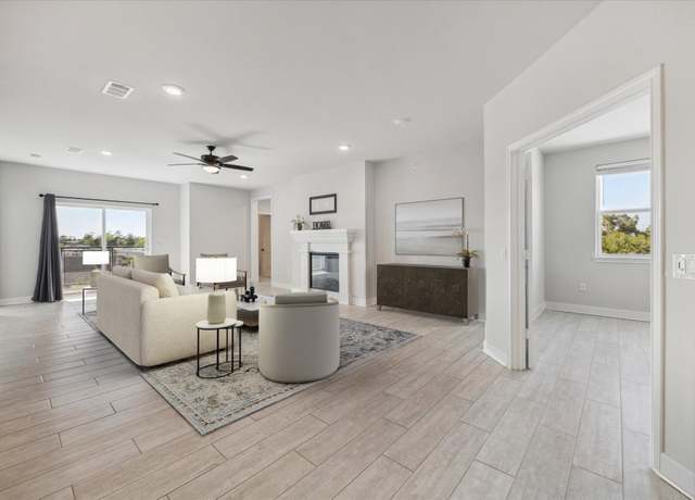 Property at 6804 Westview Dr #1407, Houston, TX 77055, 3 beds, 2 baths