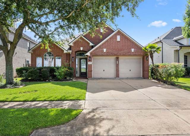 Property at 14214 Ayers Rock Rd, Sugar Land, TX 77498, 3 beds, 2 baths