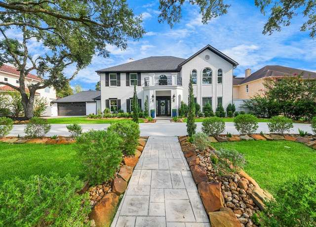 Property at 1255 Sugar Creek Blvd, Sugar Land, TX 77478, 5 beds, 4.5 baths