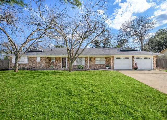Property at 405 Tison, Brenham, TX 77833, 3 beds, 2 baths