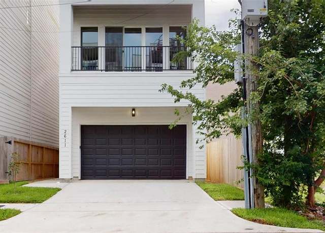 Property at 2611 Sherwin St, Houston, TX 77007, 3 beds, 3.5 baths