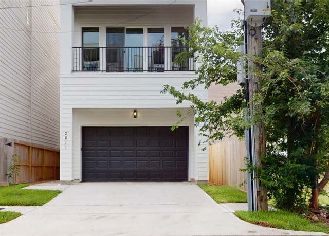 Property at 2611 Sherwin St, Houston, TX 77007, 3 beds, 3.5 baths