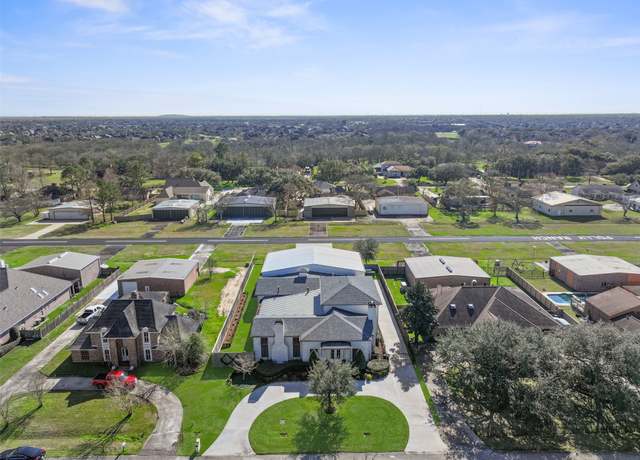 Property at 2208 Butler Dr, Friendswood, TX 77546, 3 beds, 4 baths