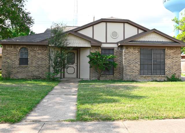 Property at 2407 Hazyknoll Ln, Houston, TX 77067, 3 beds, 2 baths