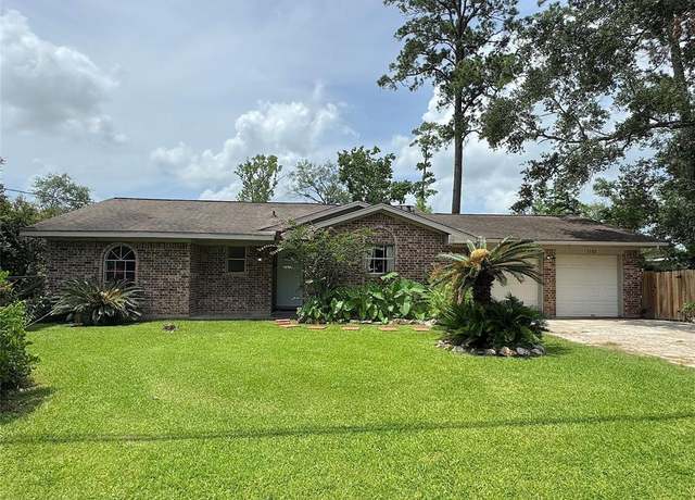 Property at 1102 Big Deer Dr, Crosby, TX 77532, 3 beds, 2 baths