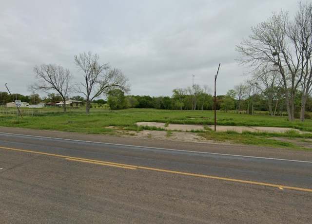 Property at 700 N May St, Madisonville, TX 77864
