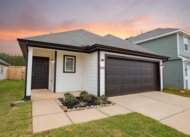 Property at 13629 Goldeye Dr, Conroe, TX 77384, 3 beds, 2 baths