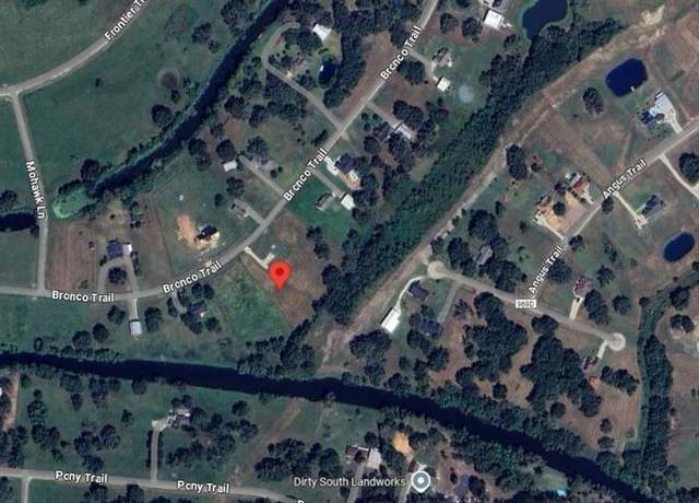 Property at 1425 Bronco Trl, Angleton, TX 77515