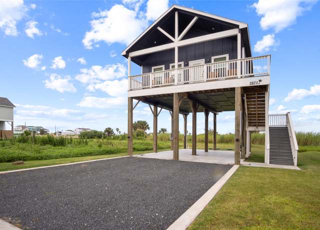 Property at 1071 Shady Ln, Gilchrist, TX 77617, 2 beds, 2 baths