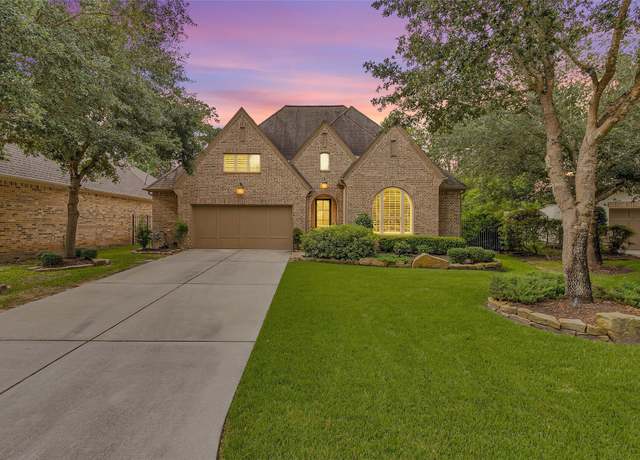 Property at 7 Woodglade Way, Tomball, TX 77375, 3 beds, 3.5 baths