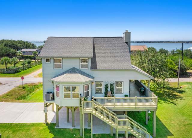 Property at 1342 10th St, Dickinson, TX 77539, 2 beds, 2 baths
