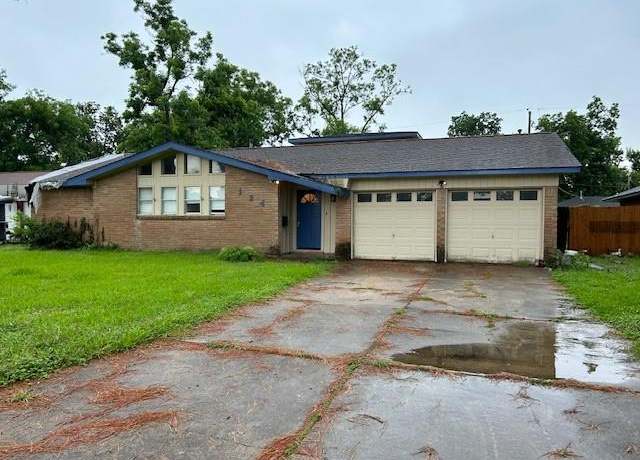 Property at 124 Sage St, Lake Jackson, TX 77566, 5 beds, 3 baths