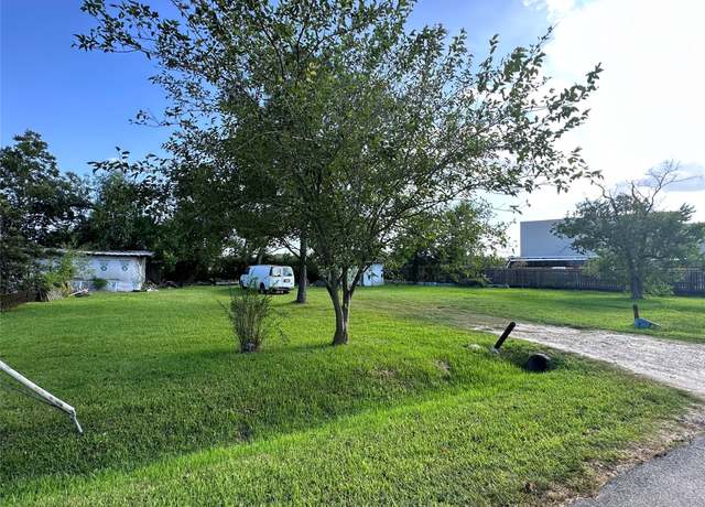 Property at 2100 Pine Tree Dr, Houston, TX 77093