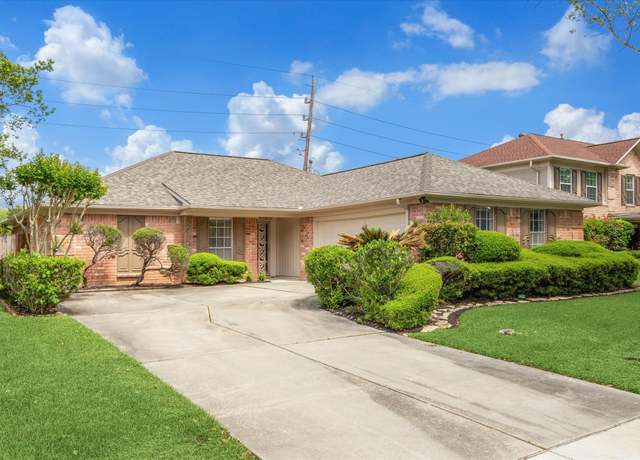 Property at 3010 Mesquite Drive Dr, Sugar Land, TX 77479, 3 beds, 2 baths