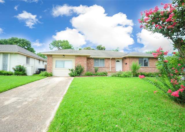 Property at 11406 Herald Square Dr, Houston, TX 77099, 4 beds, 2 baths