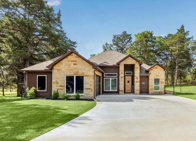 Property at 401 Saint Andrews Dr, New Ulm, TX 78950, 3 beds, 2.5 baths