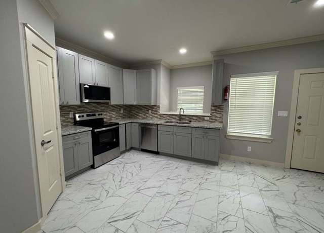 Property at 5802 Twisted Pine Ct Unit D, Houston, TX 77039, 3 beds, 2.5 baths