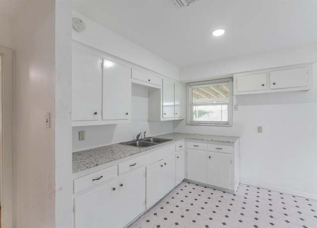 Property at 1418 Harris Ave, Pasadena, TX 77506, 4 beds, 2 baths
