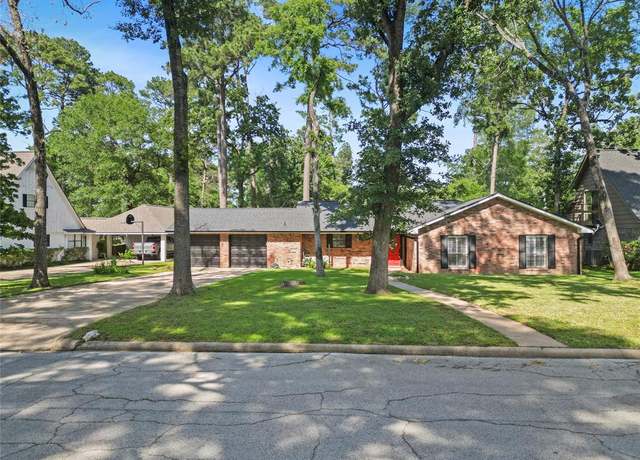 Property at 249 Hickory St, Huntsville, TX 77320, 3 beds, 2 baths