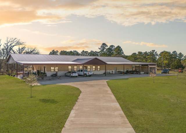 Property at 3070 State Highway 19, Huntsville, TX 77320, 3 beds, 3 baths