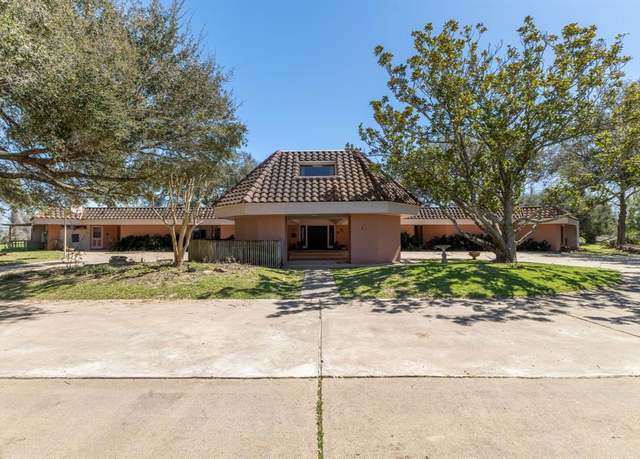 Property at 2009 Fm 950, Eagle Lake, TX 77434, 6 beds, 5.5 baths