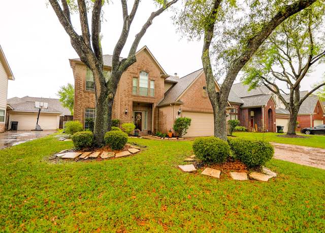 Property at 6019 Spanish Oak Dr, Pasadena, TX 77505, 4 beds, 2.5 baths