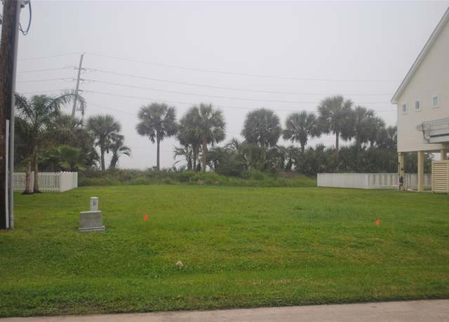 Property at 14414 Spy Glass Cir, Galveston, TX 77554