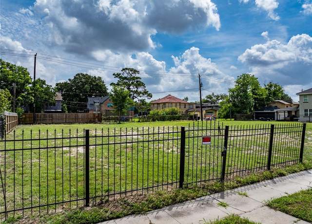Property at 2427 Oakdale St, Houston, TX 77004