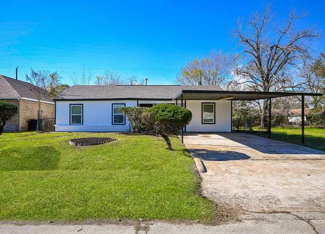 Property at 9510 Chesterfield Dr, Houston, TX 77051, 4 beds, 2 baths