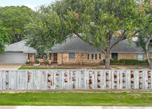 Property at 810 Martin St, Houston, TX 77018, 4 beds, 3 baths
