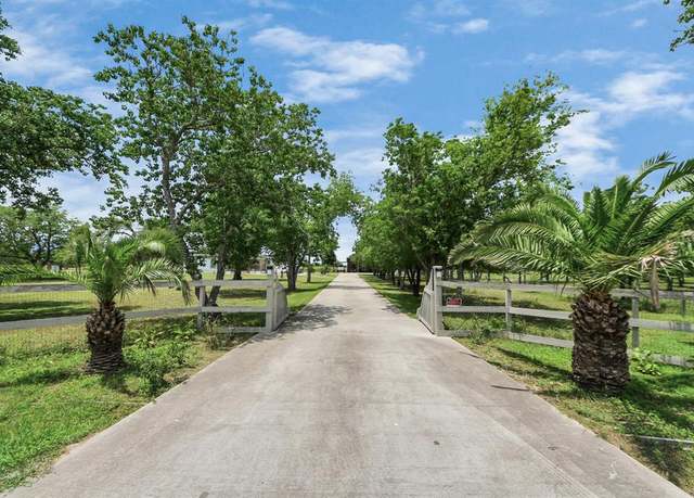 Property at 9832 Providence Rd, Needville, TX 77461, 3 beds, 3.5 baths