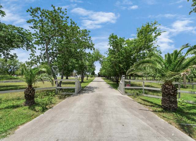 Property at 9832 Providence Rd, Needville, TX 77461, 3 beds, 3.5 baths