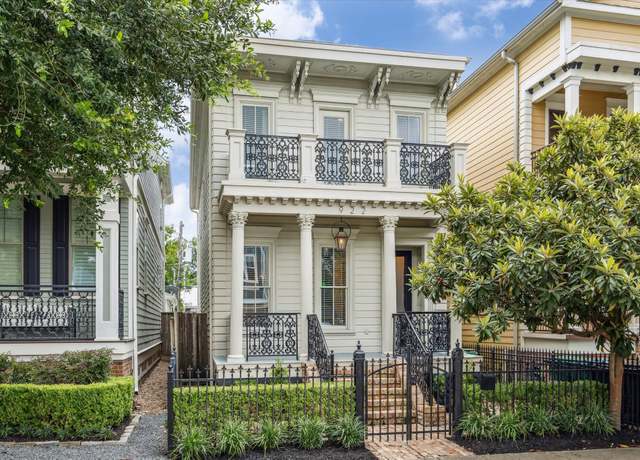 Property at 922 Aurora St, Houston, TX 77009, 3 beds, 2.5 baths