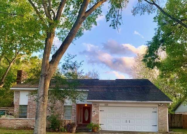 Property at 13911 Briar Place Dr, Houston, TX 77077, 3 beds, 2.5 baths