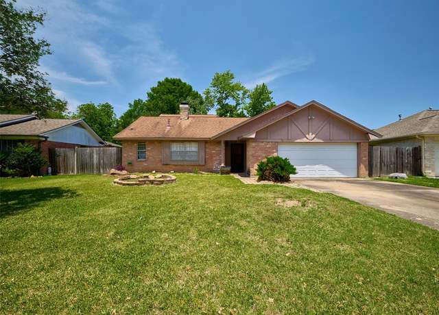 Property at 2705 Davis Ave, Rosenberg, TX 77471, 3 beds, 2 baths