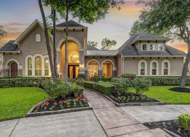 Property at 34 Pravia Path Dr, Missouri City, TX 77459, 5 beds, 4.5 baths