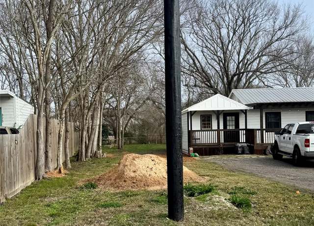 Property at 325 3rd St, San Leon, TX 77539
