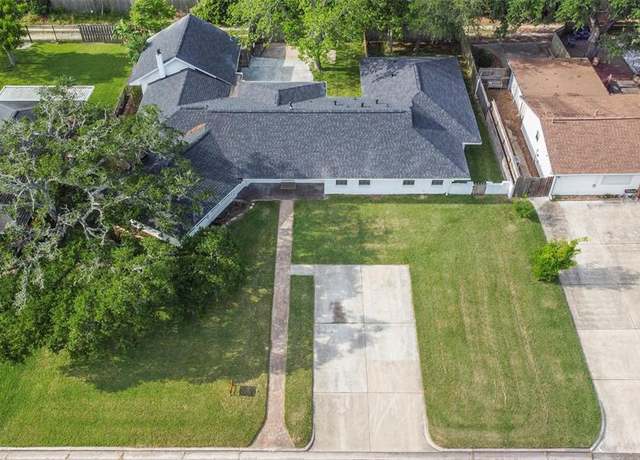 Property at 22 13th Ave N, Texas City, TX 77590, 4 beds, 2.5 baths
